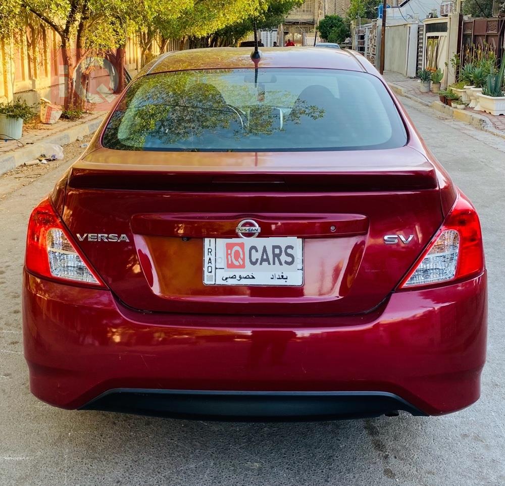 نيسان فيرسا